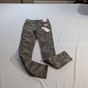 NWT Vanilla Star Girls Size 8 Camo Skinny Jeans